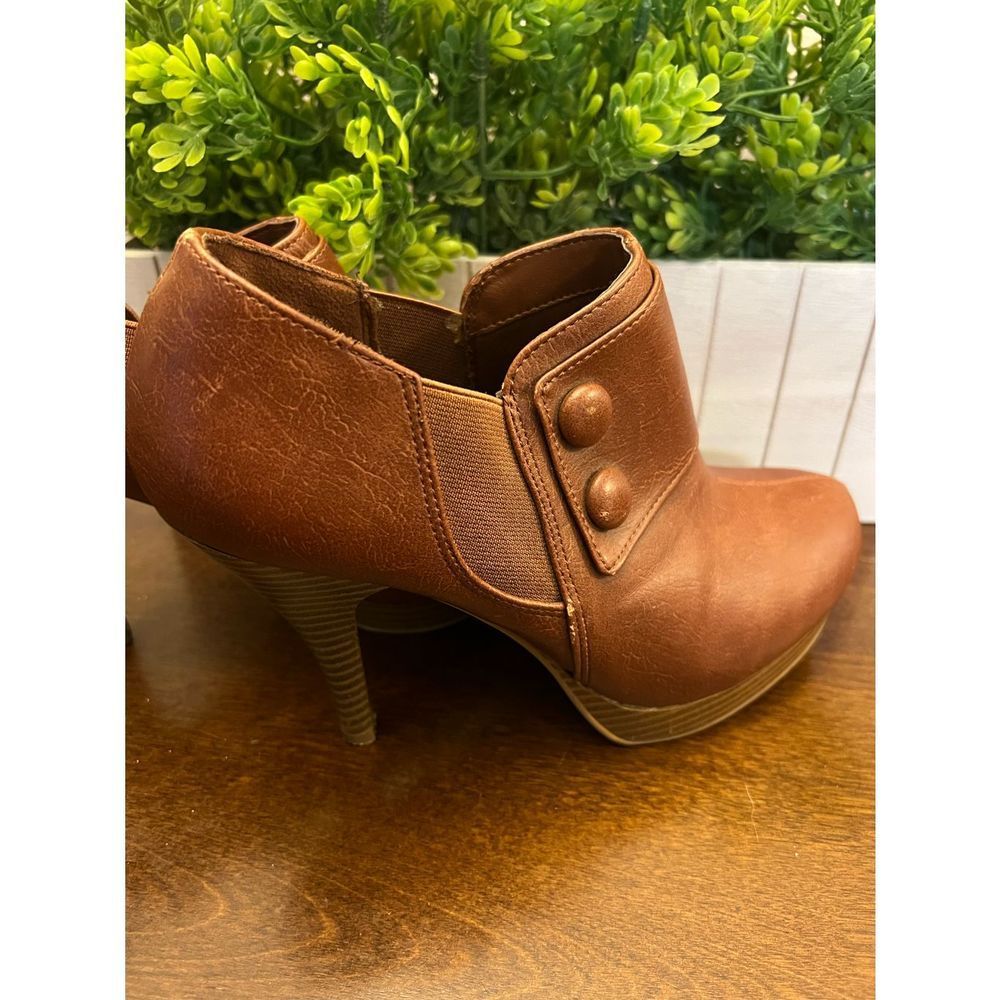Cute woman’s heel booties size 7.5 - Picture 4 of 5